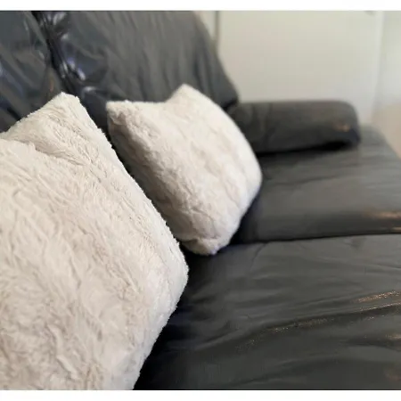 City Center Apartment For 6 ווינר נוישטאדט