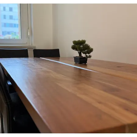 דירה City Center Apartment For 6 *