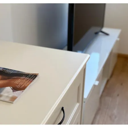דירה City Center Apartment For 6
