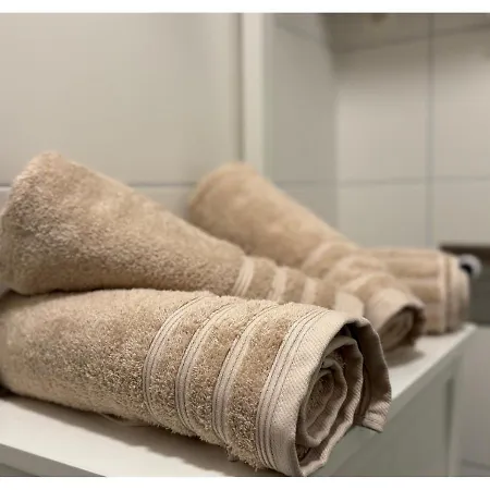 City Center Apartment For 6 * ווינר נוישטאדט